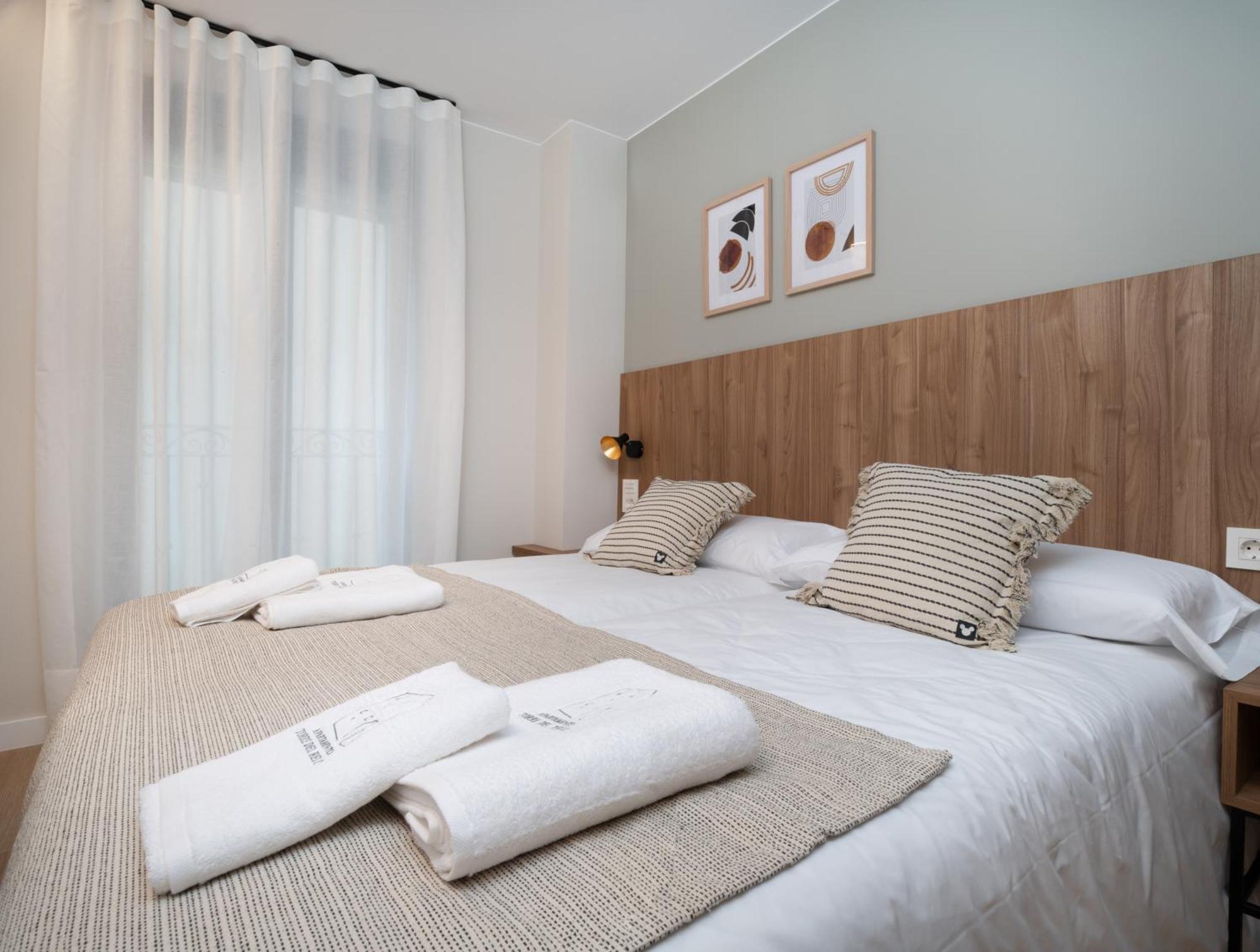 Apartamentos Torre Del Reloj ฮากา ภายนอก รูปภาพ